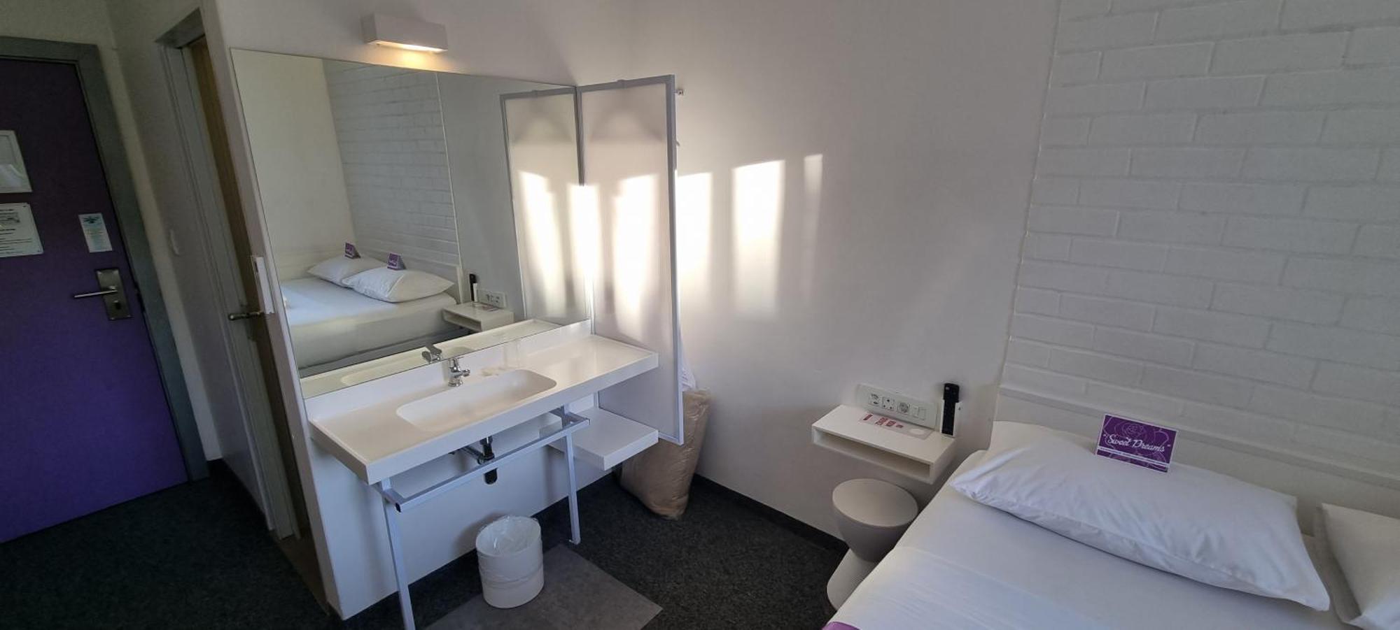 Check Inn Hotel เคปทาวน์ ภายนอก รูปภาพ