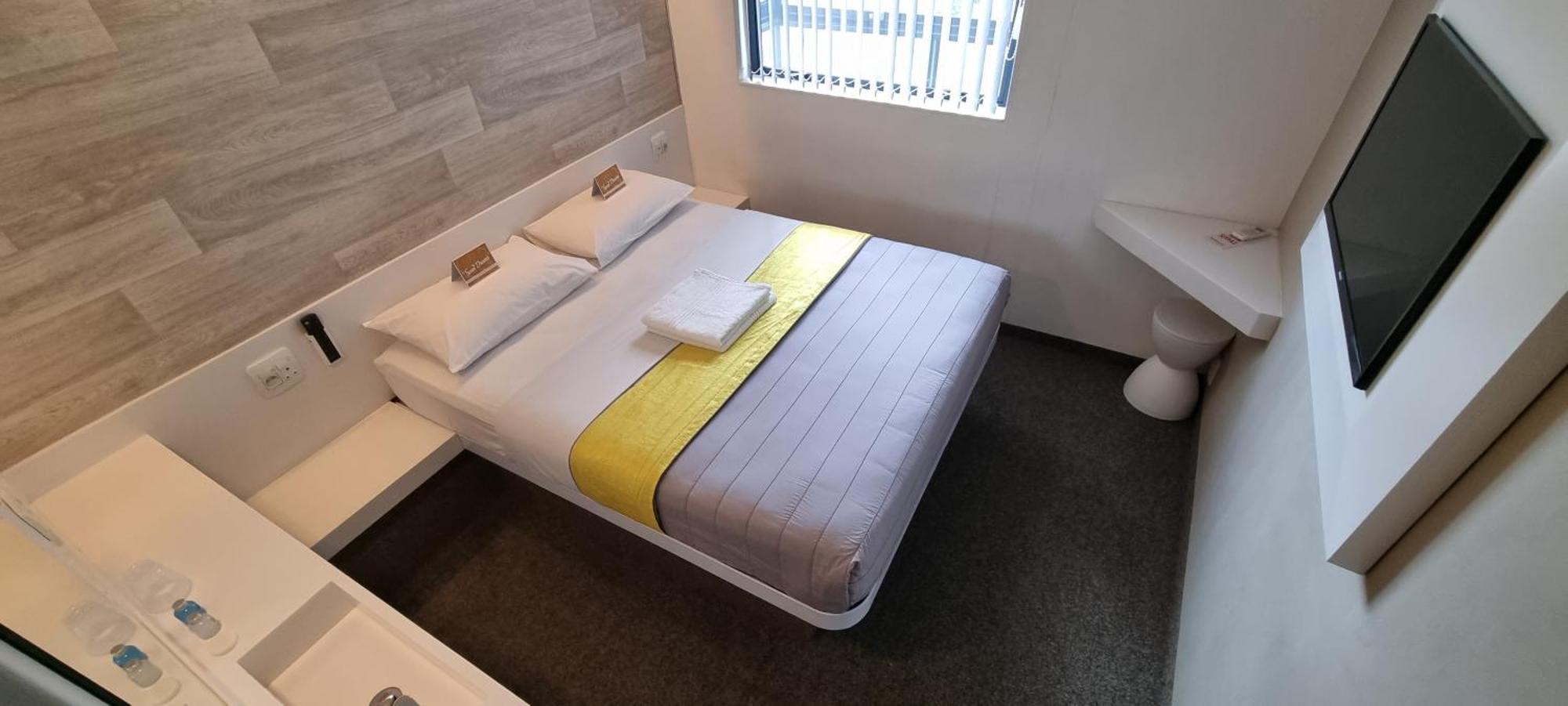 Check Inn Hotel เคปทาวน์ ภายนอก รูปภาพ