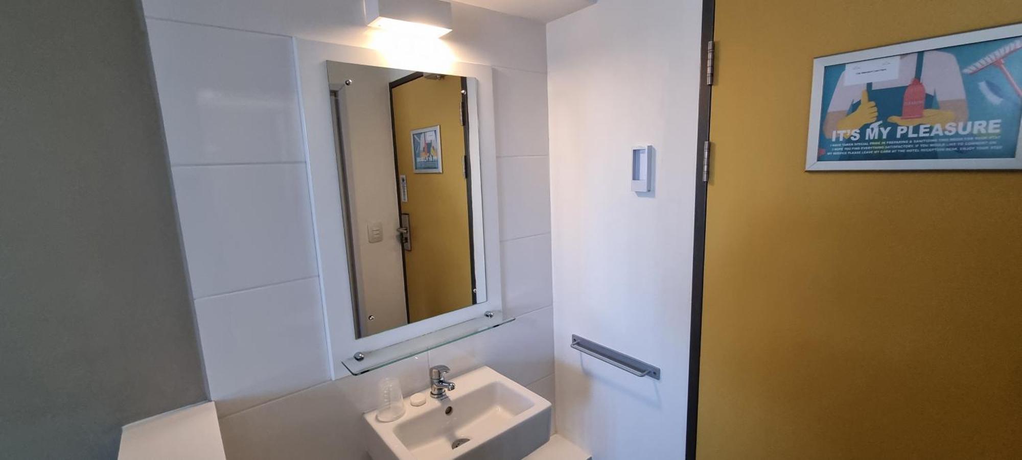 Check Inn Hotel เคปทาวน์ ภายนอก รูปภาพ
