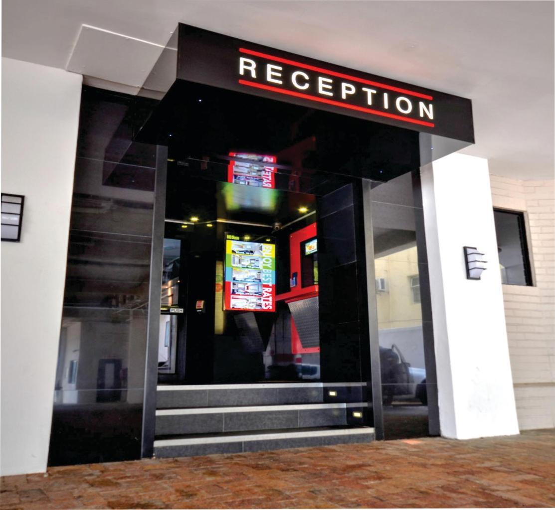Check Inn Hotel เคปทาวน์ ภายนอก รูปภาพ